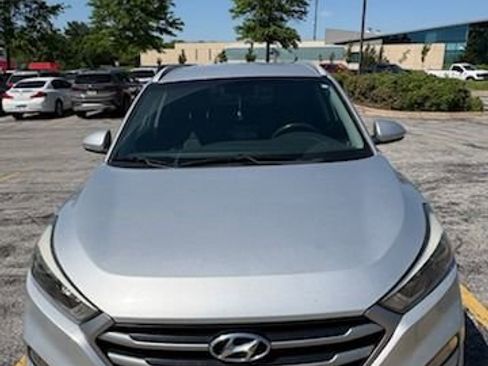 Used 2017 Hyundai Tucson SE Plus FWD image 1