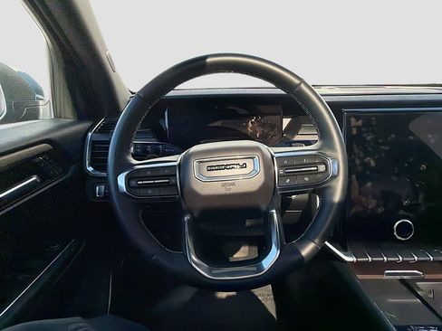 Used 2024 GMC Acadia Denali AWD/4WD image 11