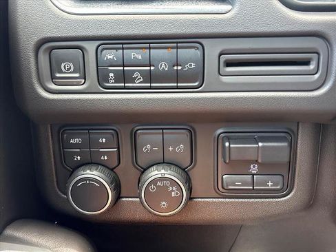 Certified 2021 Chevrolet Tahoe Z71 w/ Z71 Signature Package AWD/4WD image 18