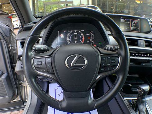 Certified 2022 Lexus UX 200 w/ Accessory Package (Z2) FWD image 14
