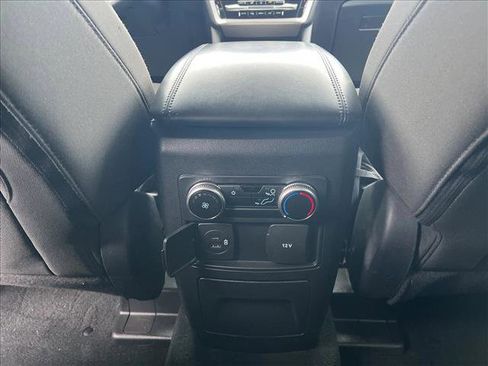 Used 2022 Ford Explorer XLT image 18