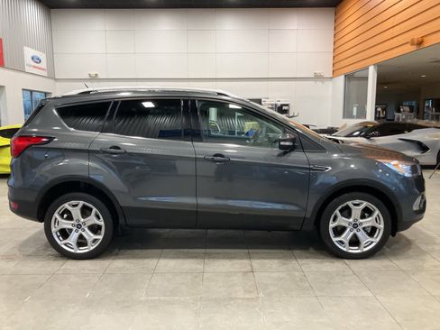 Used 2019 Ford Escape Titanium image 4