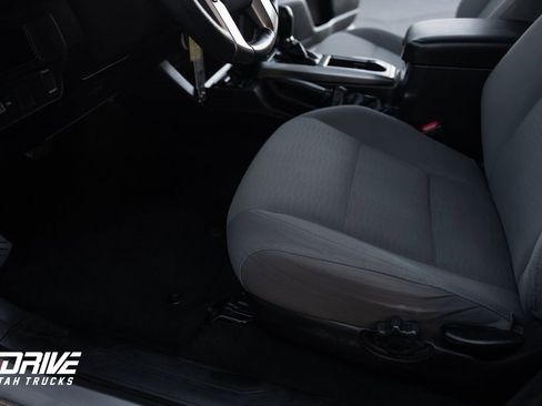 Used 2016 Toyota Tacoma SR5 w/ Towing Package image 25