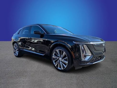 Certified 2024 Cadillac Lyriq Luxury w/ LPO, Floor Liner Package AWD/4WD image 9
