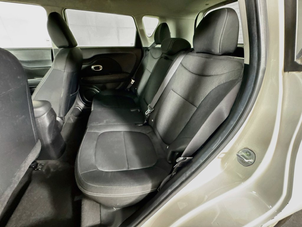 Used 2014 Kia Soul FWD image 26