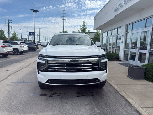 Used 2025 Chevrolet Tahoe LT AWD/4WD image 8