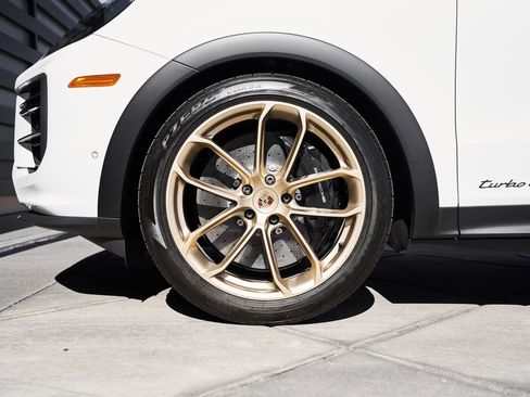 Used 2024 Porsche Cayenne Turbo GT image 3