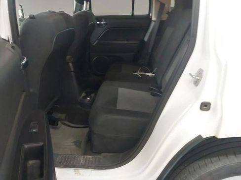 Used 2017 Jeep Patriot Latitude AWD/4WD image 5