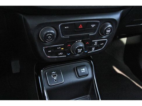 Used 2020 Jeep Compass Latitude image 26