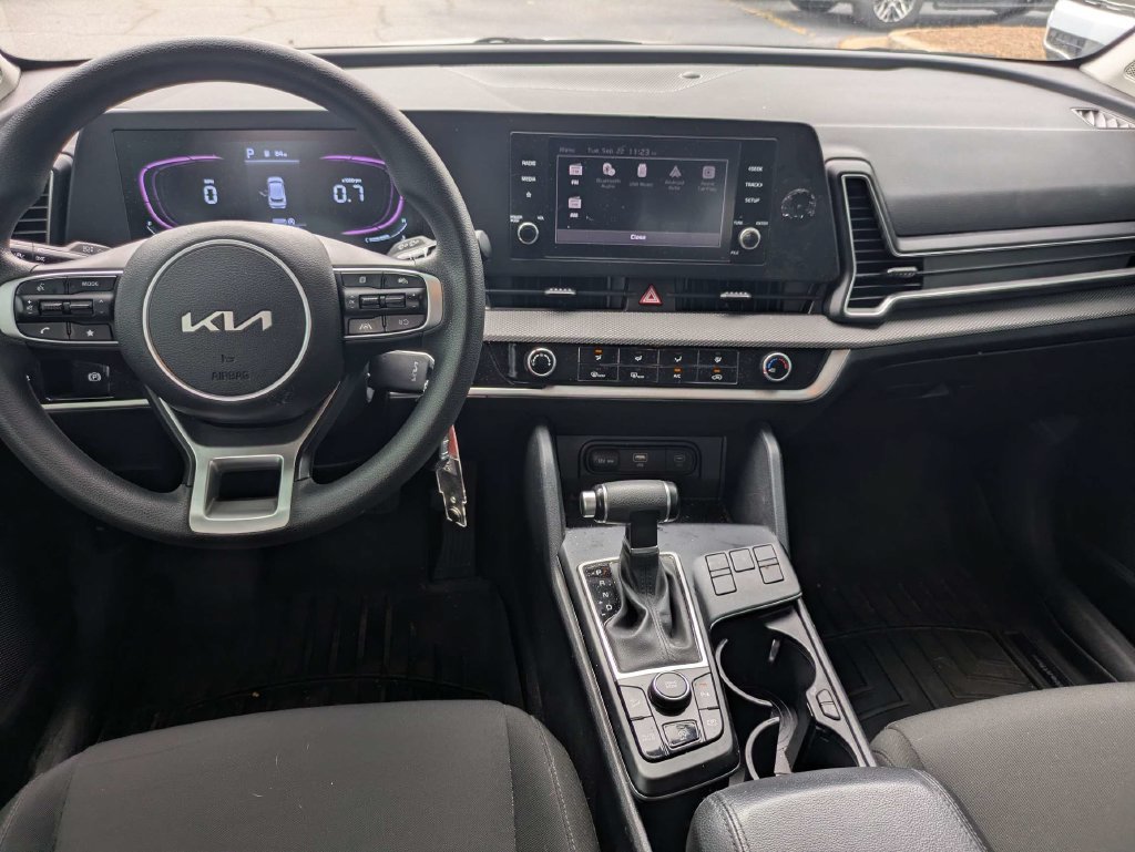 Used 2025 Kia Sportage LX FWD image 15