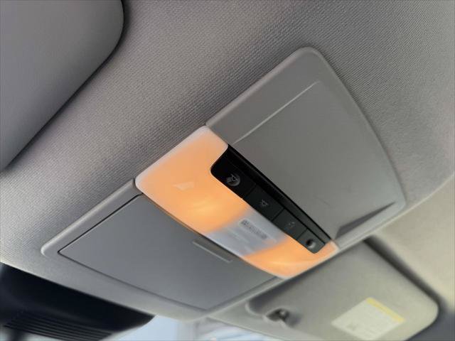 Used 2023 Nissan Sentra SR w/ Electronics Package FWD image 33