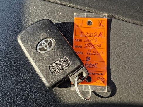 Used 2016 Toyota Highlander XLE image 31