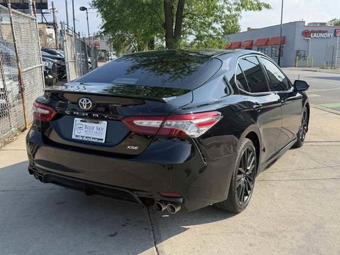 Used 2018 Toyota Camry XSE FWD image 5