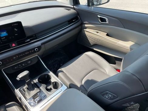 New 2026 Kia Carnival EX image 24