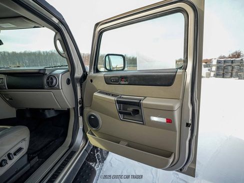 Used 2003 HUMMER H2 w/ Preferred Equipment Group AWD/4WD image 48
