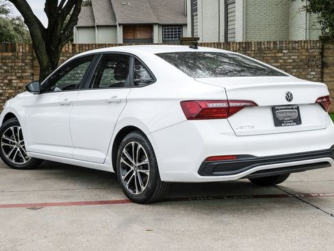 Used 2022 Volkswagen Jetta Sport image 19