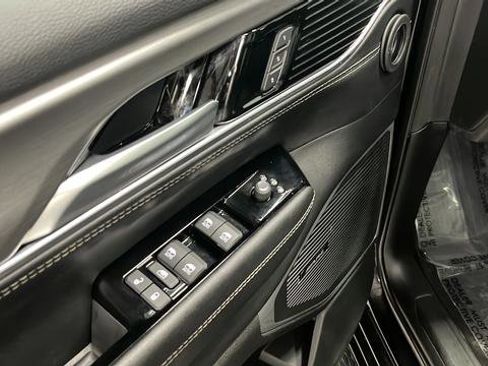 Used 2024 Jeep Wagoneer L Series II w/ Convenience Group I image 28