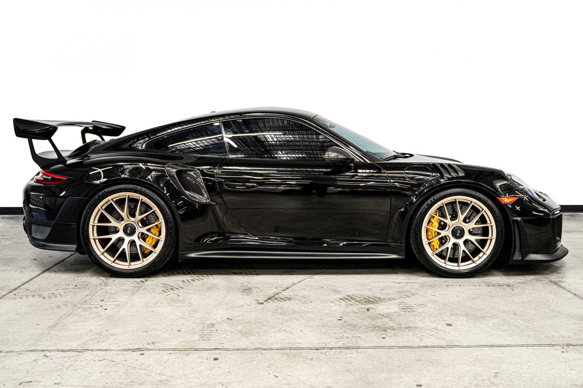 Used 2018 Porsche 911 GT2 RS RWD image 43