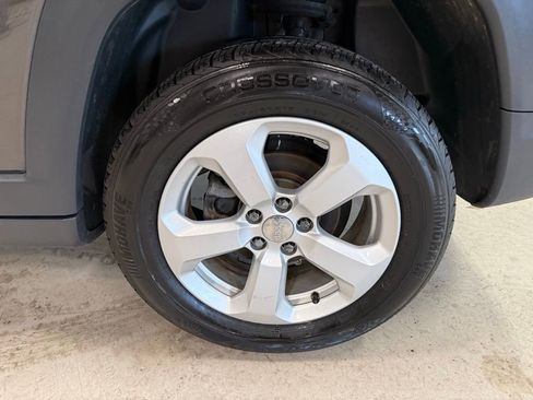 Used 2018 Jeep Compass Latitude w/ Safe & Security Group image 12