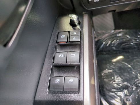 Used 2022 Toyota Tacoma SR5 RWD image 21