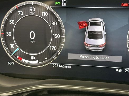 Certified 2024 Jaguar XF R-Dynamic SE image 12