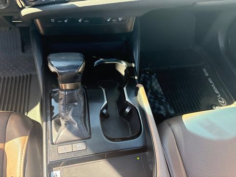 Used 2023 Lexus ES 300h w/ Premium Package FWD image 16