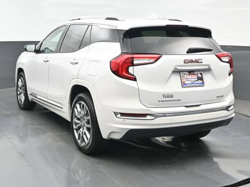 Used 2022 GMC Terrain Denali w/ Denali Premium Package AWD/4WD image 4