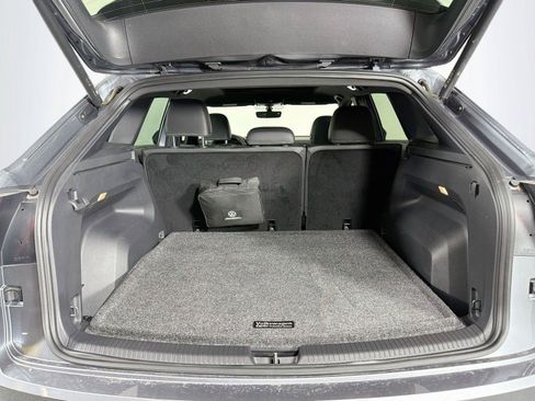 Certified 2023 Volkswagen Atlas Cross Sport SE w/ Panoramic Sunroof Package FWD image 25