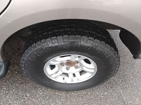 Used 2001 Ford Expedition XLT image 23