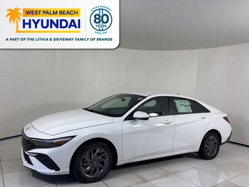 New 2025 Hyundai Elantra Hybrid FWD image 1
