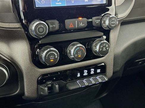 New 2026 RAM 1500 Express AWD/4WD image 15