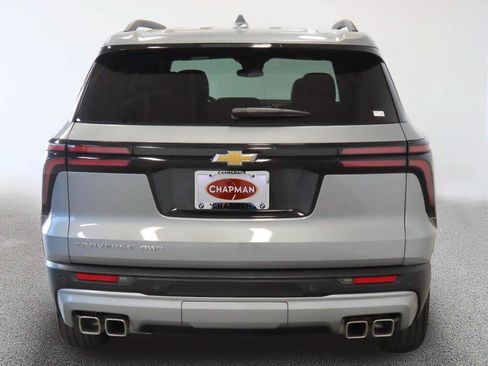 Used 2025 Chevrolet Traverse LT AWD/4WD image 4