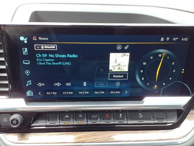 Used 2022 Chevrolet Silverado 1500 RST AWD/4WD image 16