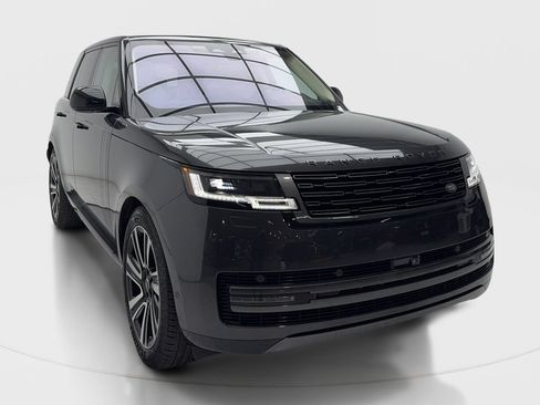 Used 2023 Land Rover Range Rover SE AWD/4WD image 2
