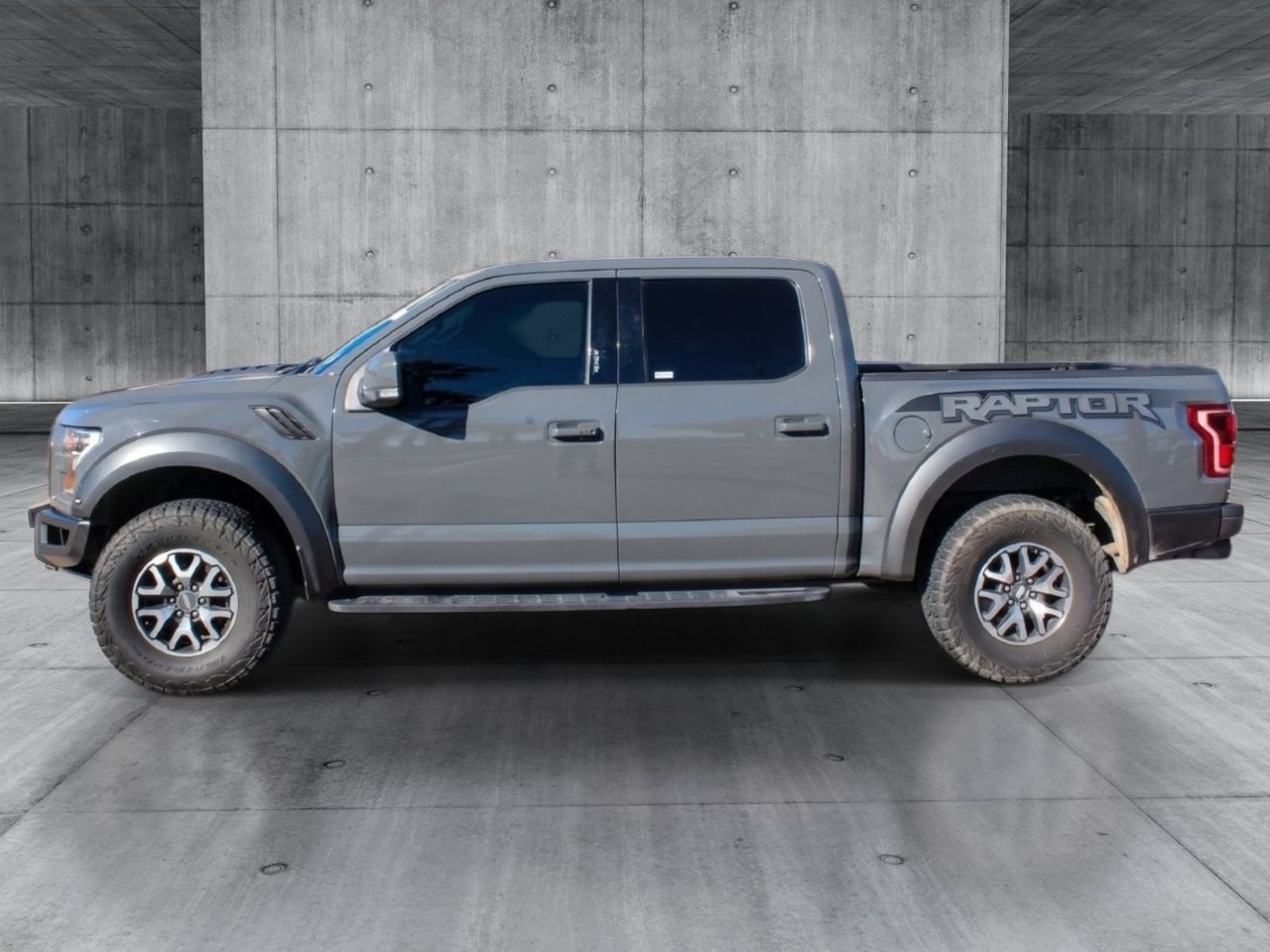Used 2018 Ford F150 Raptor w/ Equipment Group 802A Luxury AWD/4WD image 22