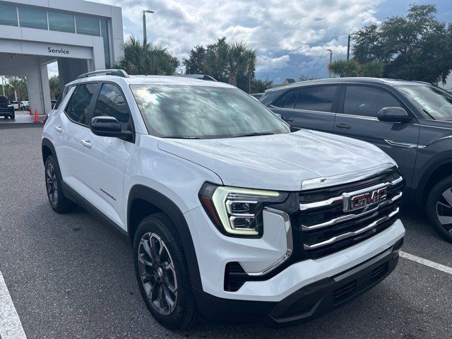 Used 2025 GMC Terrain Elevation w/ Elevation Premium Package AWD/4WD image 3