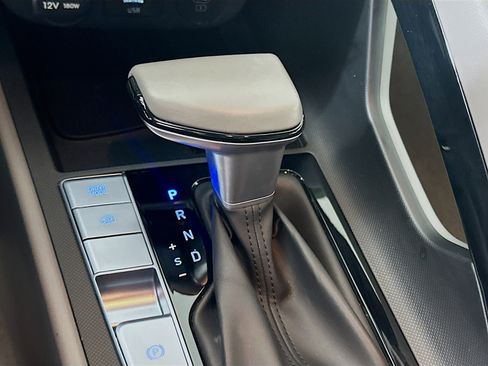 Used 2025 Hyundai Elantra SEL image 25