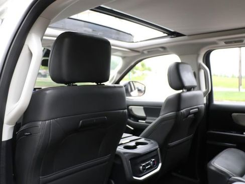 Used 2025 Ford Expedition Active AWD/4WD image 16