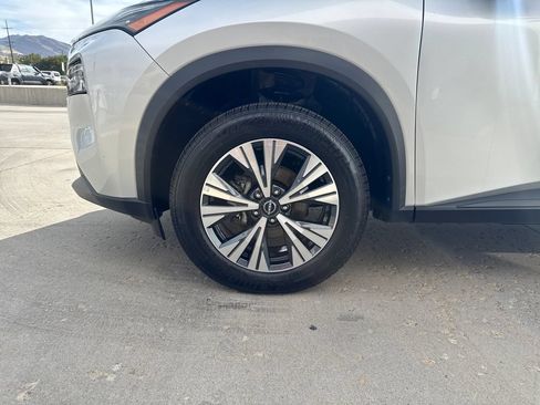 Used 2022 Nissan Rogue SV AWD/4WD image 27