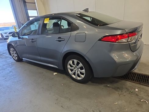 Used 2022 Toyota Corolla LE image 6