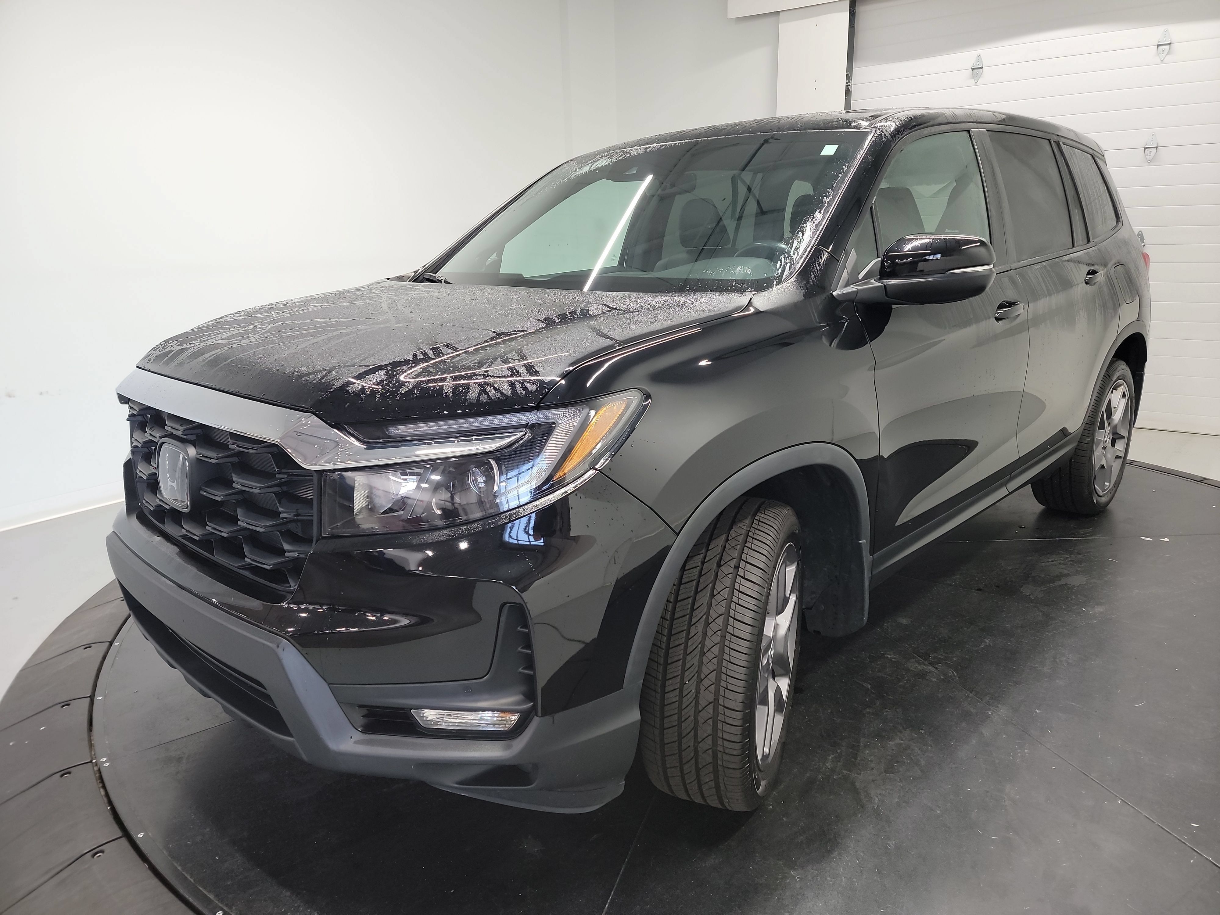 Certified 2023 Honda Passport EX-L image 3