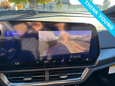 New 2026 Chevrolet Equinox EV LT image 24