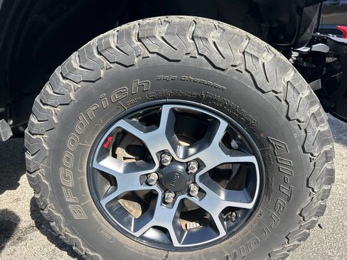 Used 2019 Jeep Wrangler Rubicon w/ Steel Bumper Group image 26