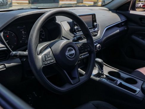 Used 2024 Nissan Altima 2.5 S FWD image 13