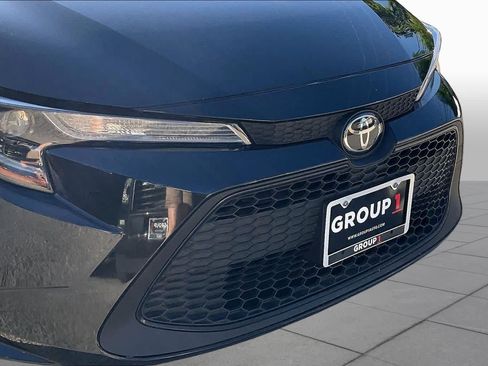 Used 2022 Toyota Corolla LE FWD image 29