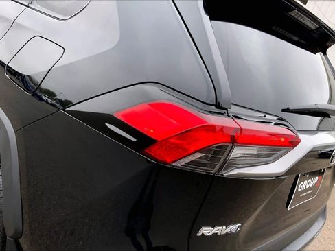 Used 2025 Toyota RAV4 Limited image 28