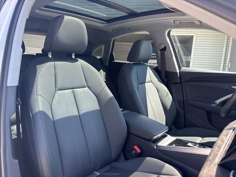 Used 2025 Audi Q5 Premium w/ Convenience Package image 16