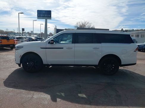 New 2026 Lincoln Navigator L Black Label AWD/4WD image 4