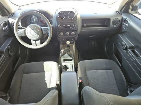 Used 2017 Jeep Patriot Sport AWD/4WD image 10