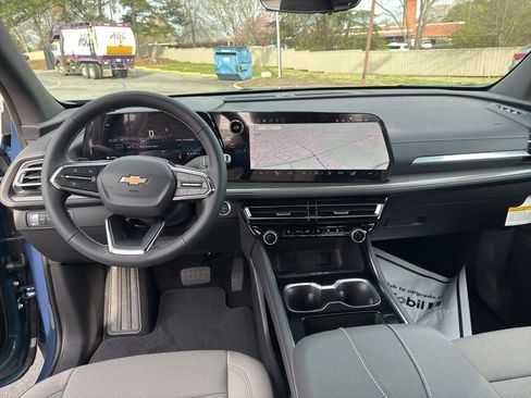 New 2026 Chevrolet Traverse LT w/ Driver Confidence Package FWD image 18